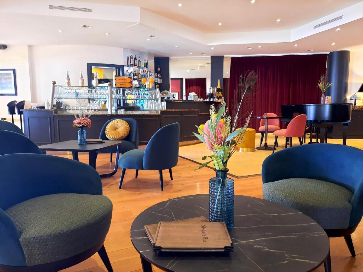 Royal Plaza Montreux Hotel Exterior foto The lounge at the airport