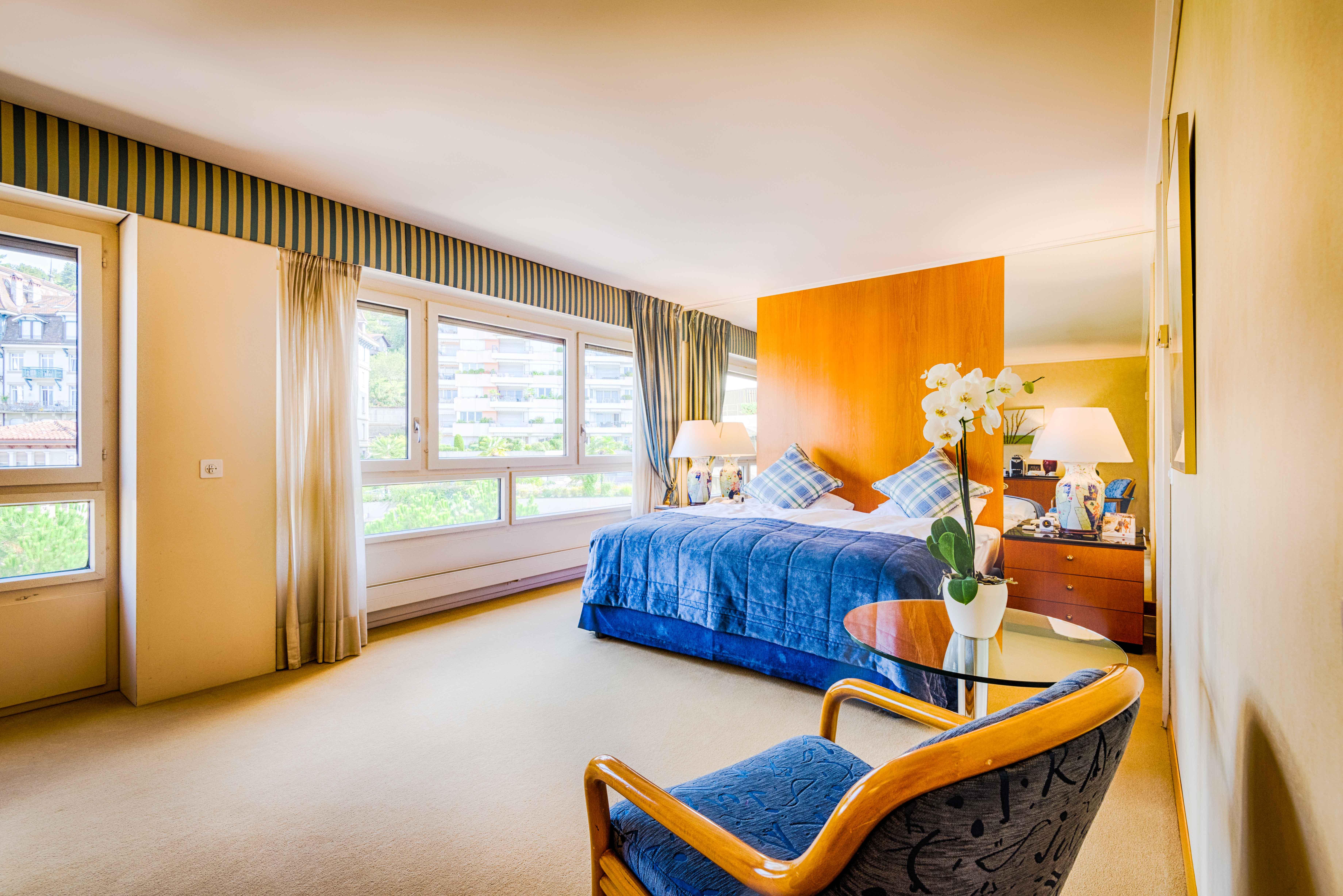 Royal Plaza Montreux Hotel Exterior foto A bedroom at the hotel