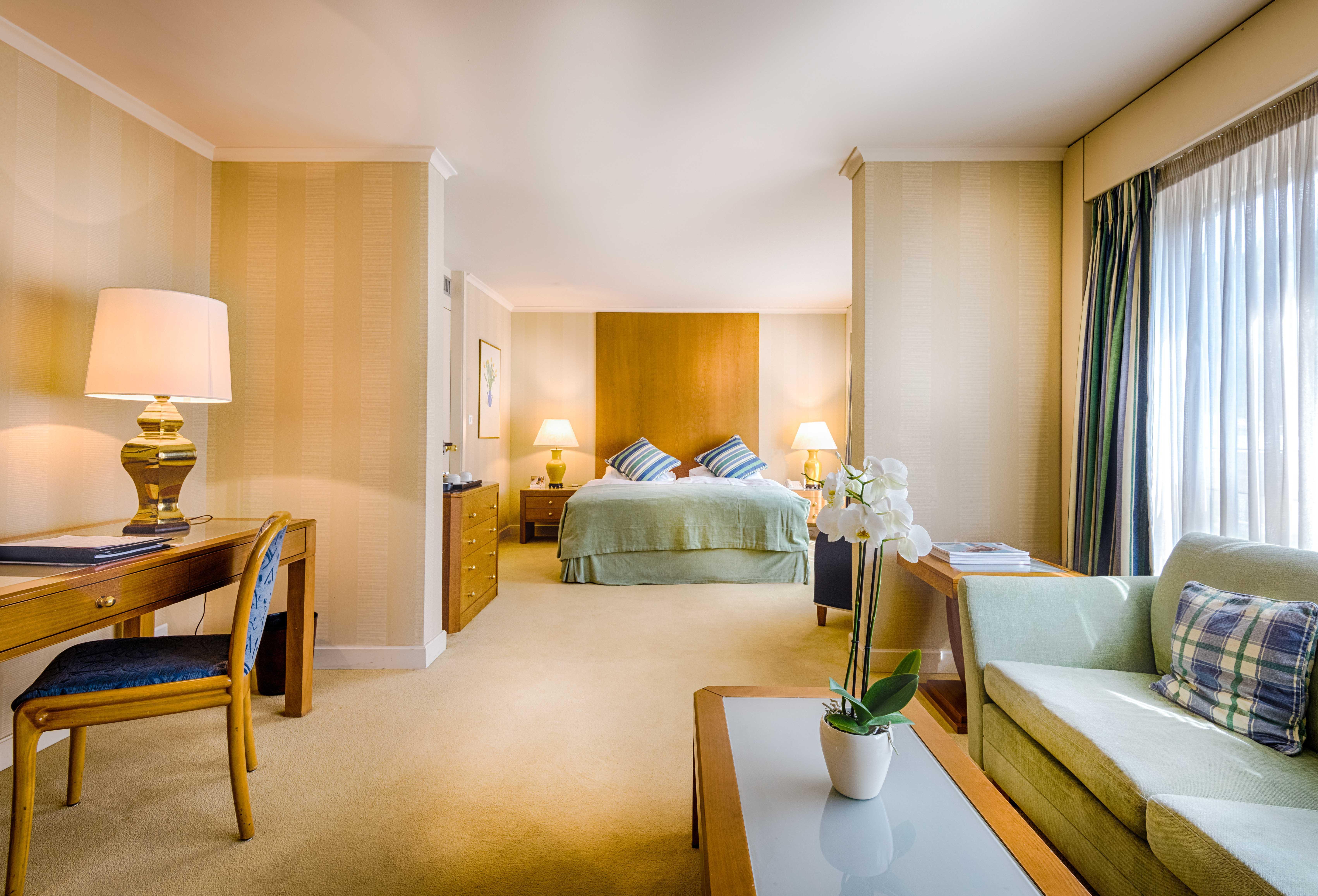 Royal Plaza Montreux Hotel Exterior foto A suite at the InterContinental London