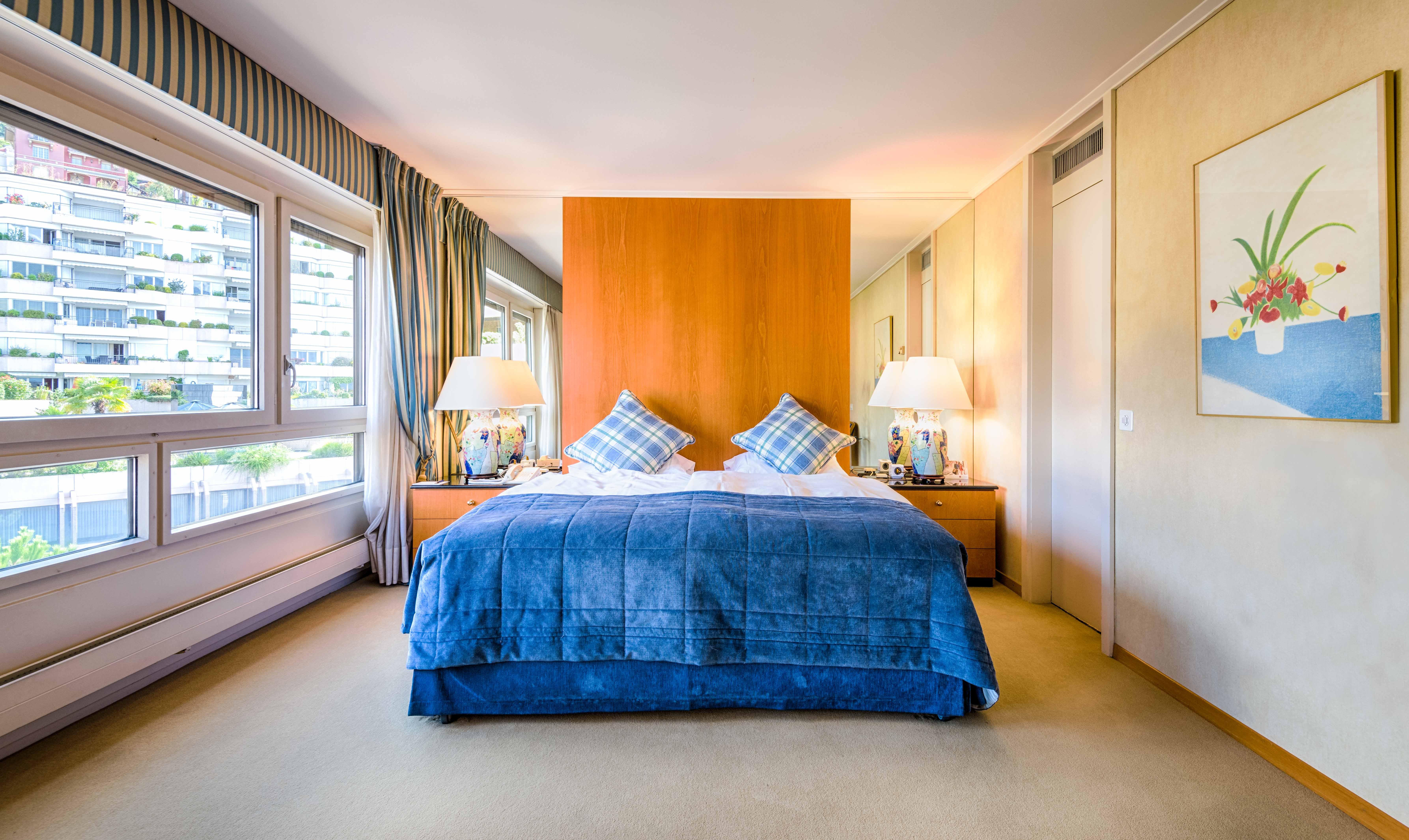 Royal Plaza Montreux Hotel Exterior foto A bedroom at the Hotel