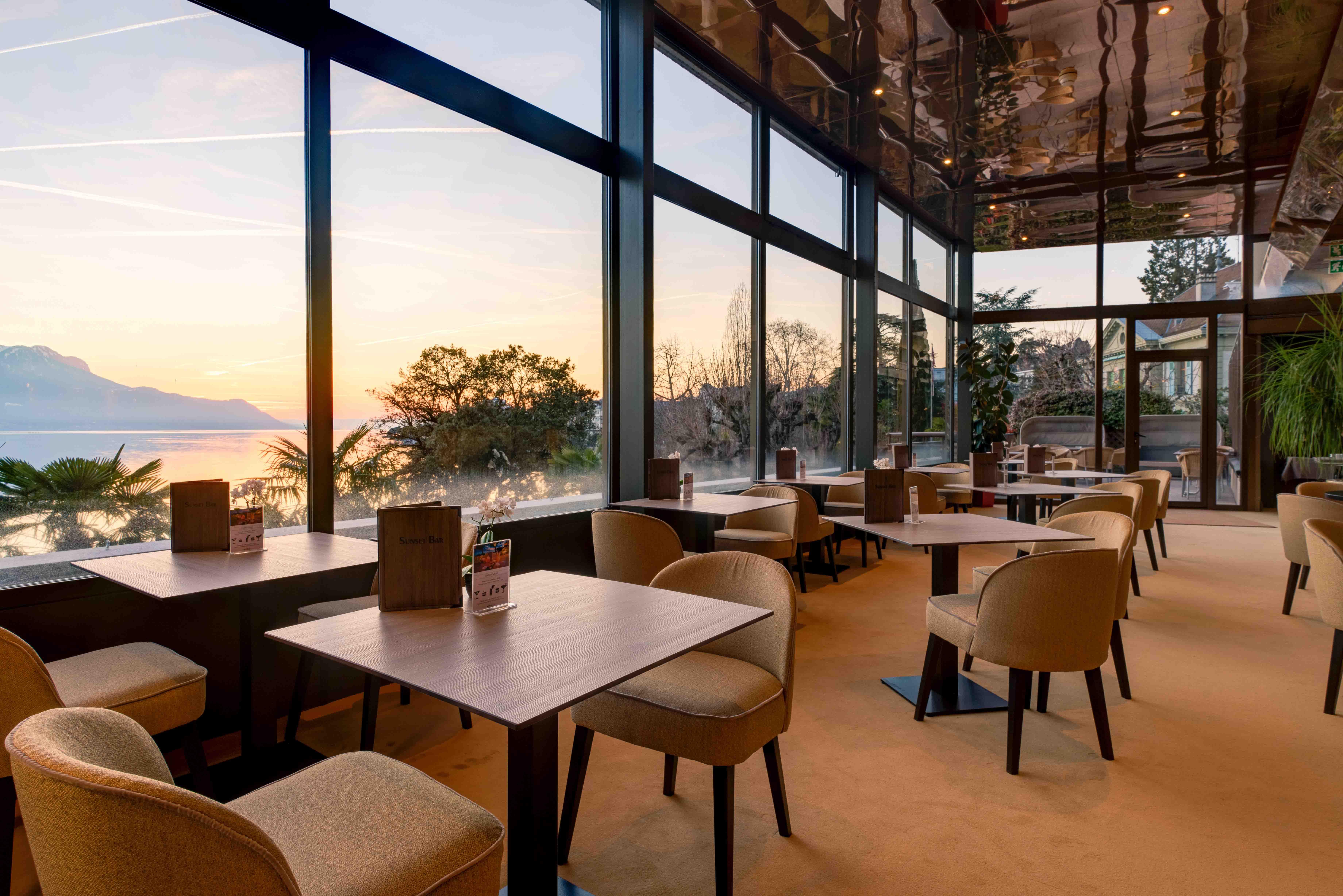 Royal Plaza Montreux Hotel Exterior foto Restaurant