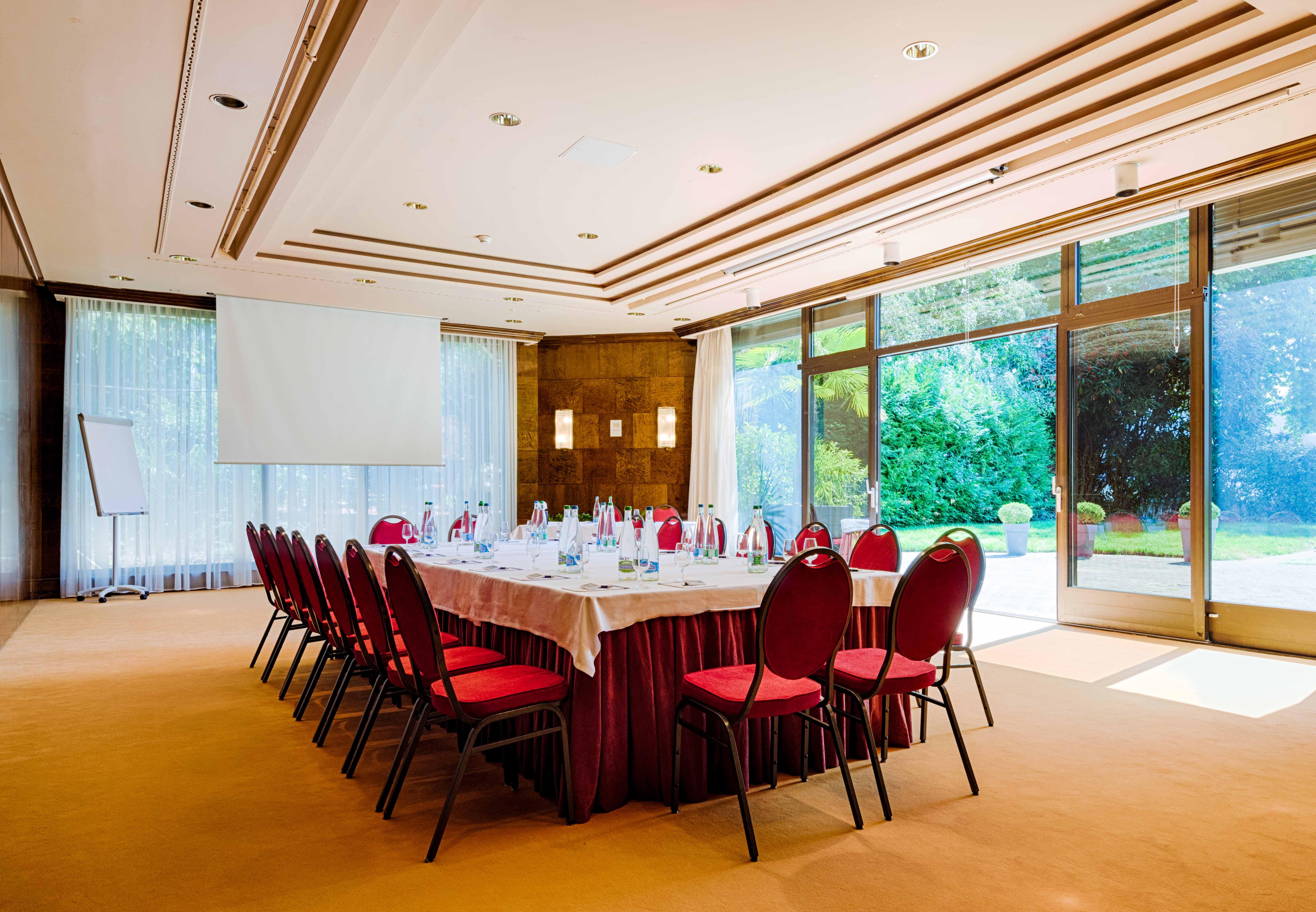 Royal Plaza Montreux Hotel Exterior foto Meeting room