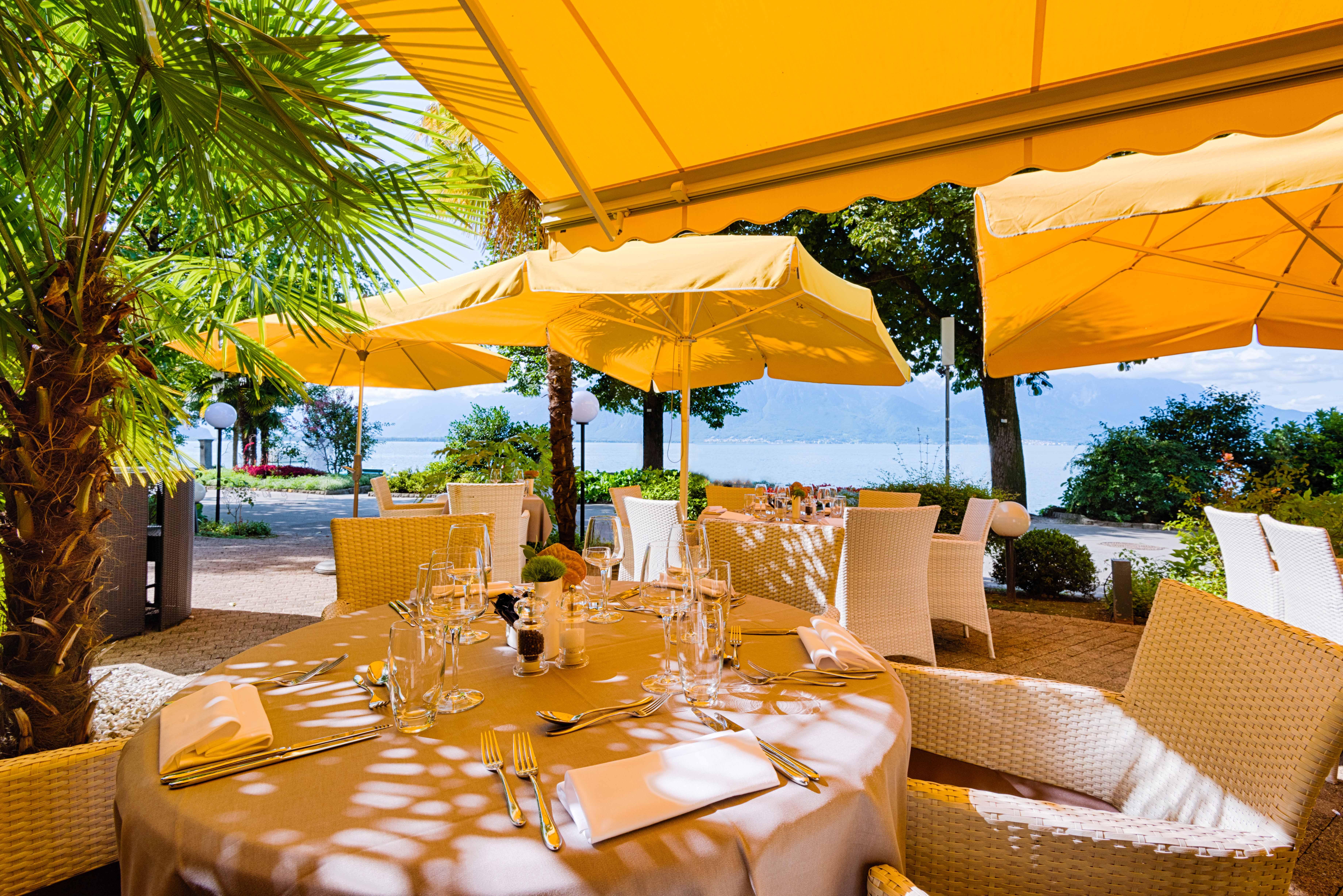 Royal Plaza Montreux Hotel Exterior foto Restaurant