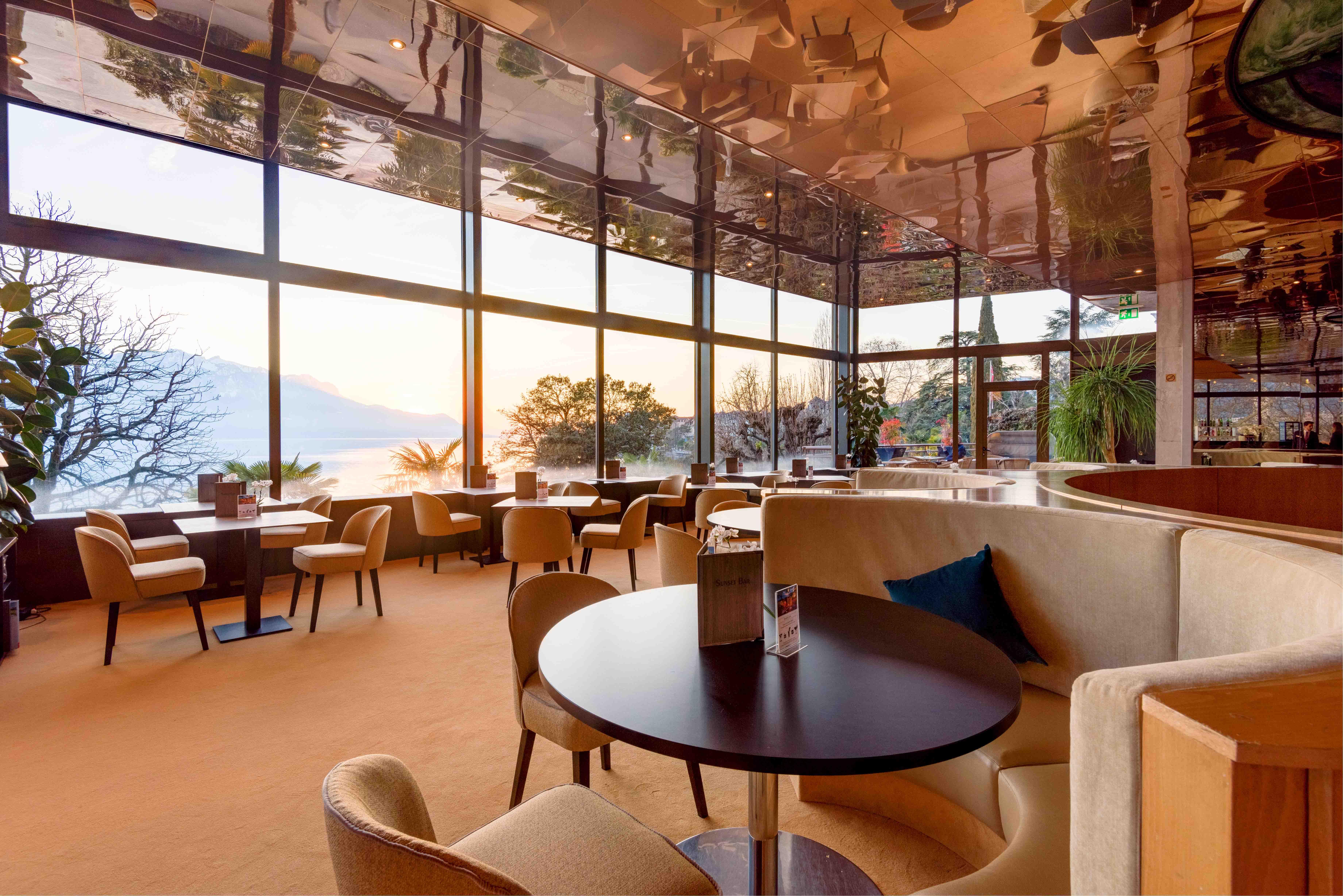 Royal Plaza Montreux Hotel Exterior foto Restaurant