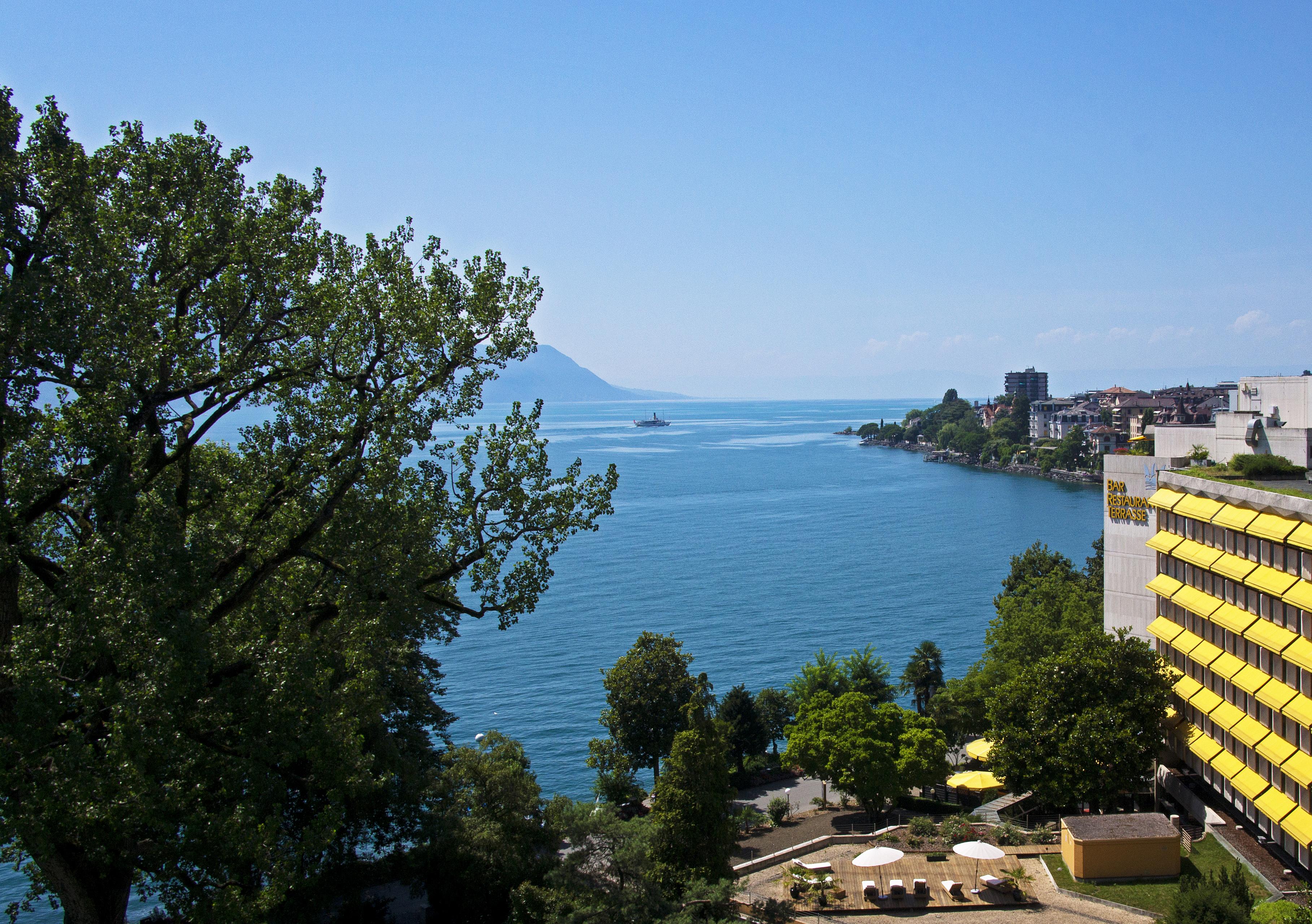 Royal Plaza Montreux Hotel Exterior foto View of Lake Geneva from the campus