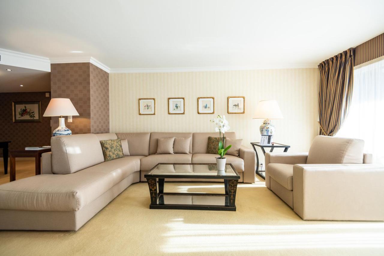 Royal Plaza Montreux Hotel Exterior foto A living room