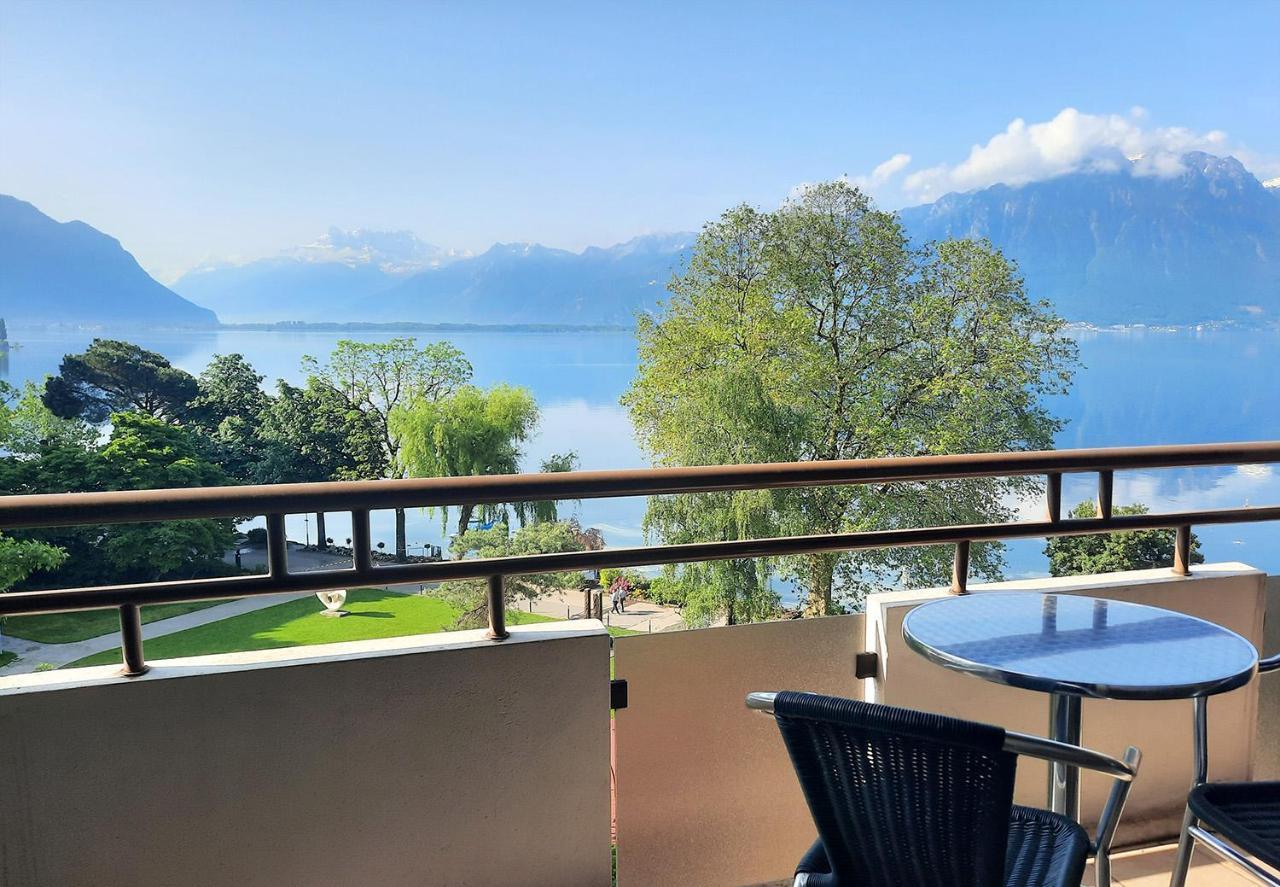 Royal Plaza Montreux Hotel Exterior foto View of Lake Geneva from the hotel